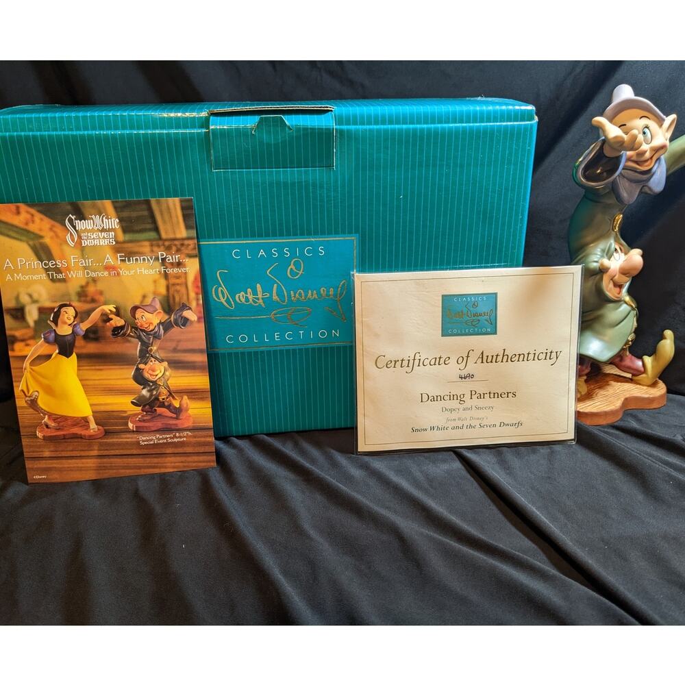 DISNEY WDCC Dopey Sneezy Dancing Partners Snow White 1999 Event Figurine COA
